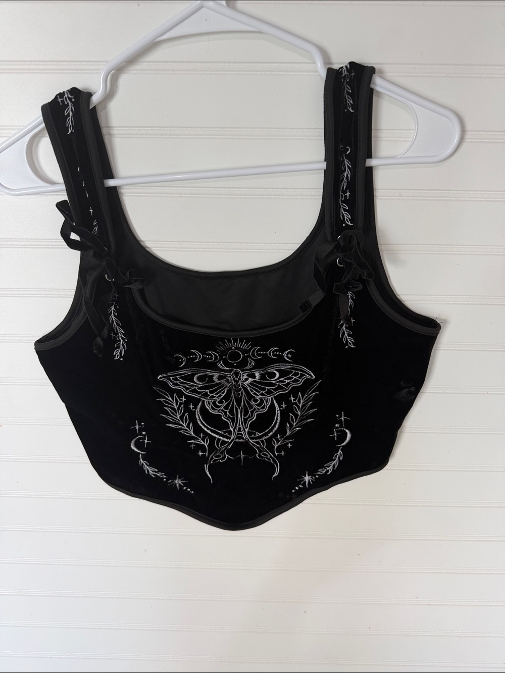 ROMWE Black Velvet Embroidered Moth Crop Tank